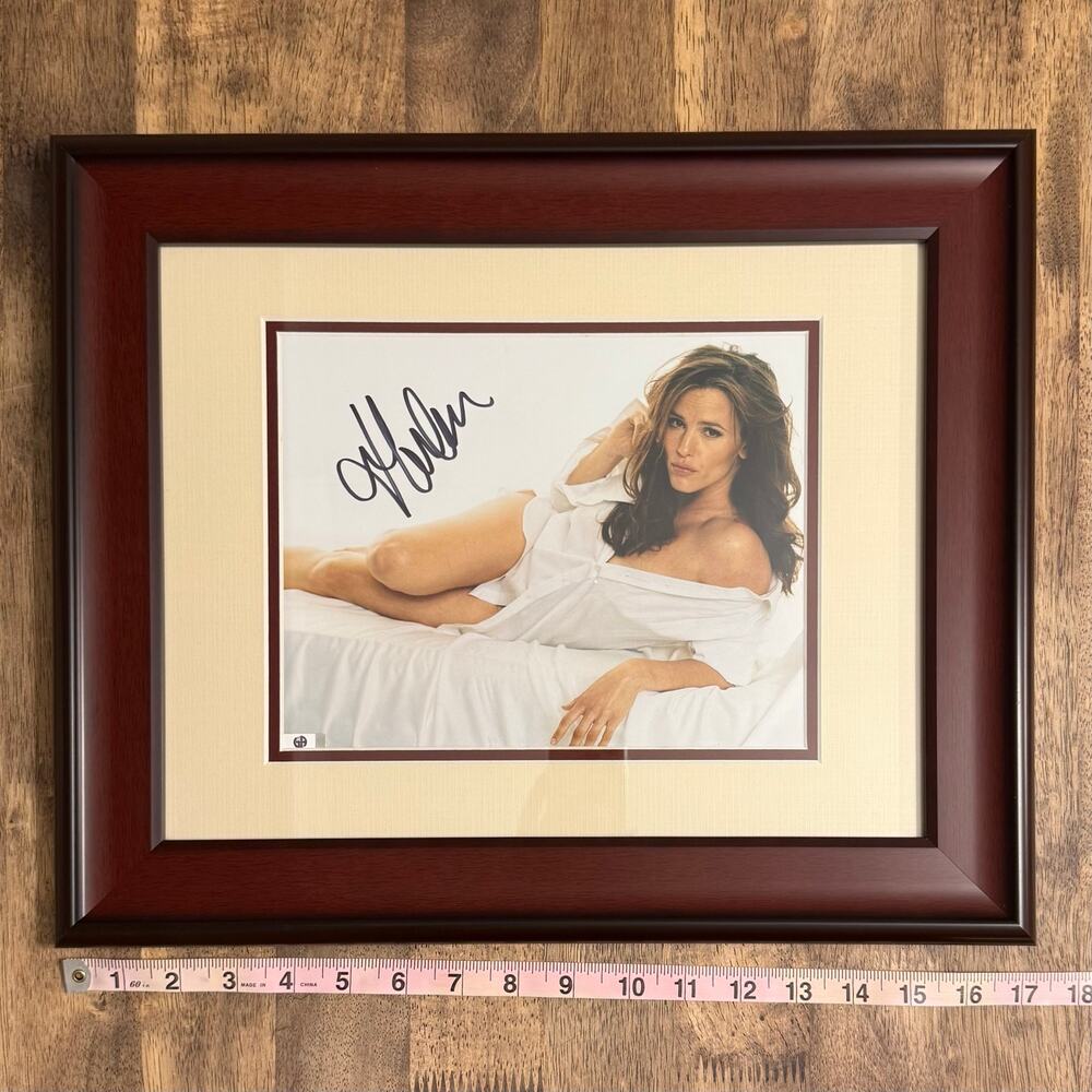 Jennifer Garner Autograph Actor Sexy Framed Photo 14x17 COA Global Authentics - Picture 6 of 7